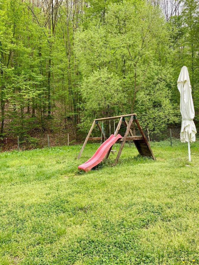Bed and Breakfast House In The Woods Решица Экстерьер фото