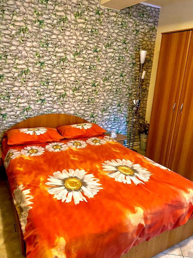 Bed and Breakfast House In The Woods Решица Экстерьер фото