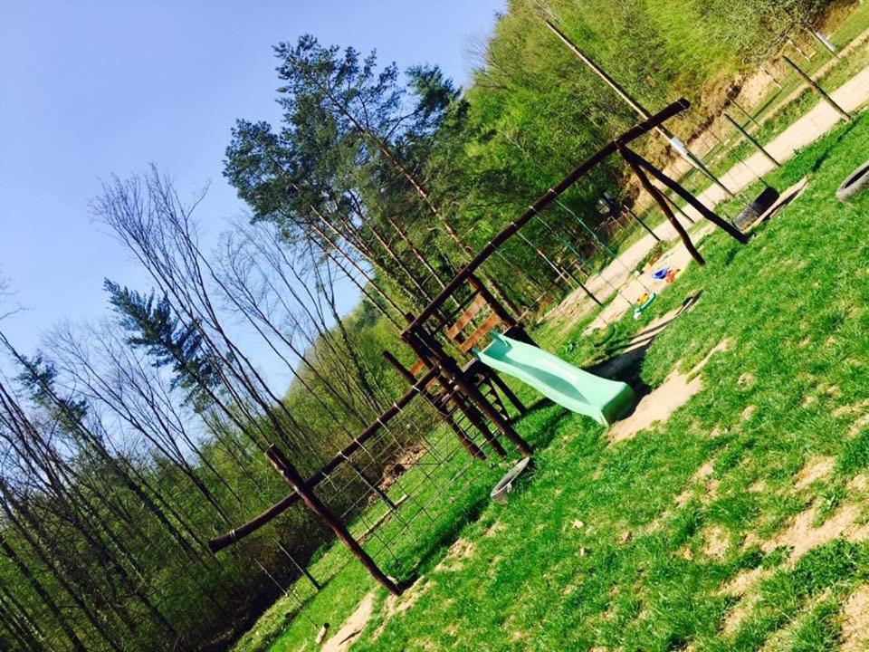 Bed and Breakfast House In The Woods Решица Экстерьер фото